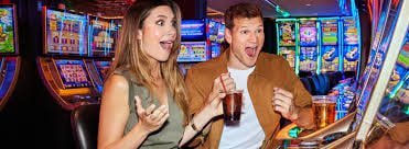777bd ပလက်ဖောင်း တွင် Sportsbook နှင့် Live Casino ကို မြန်မာ ကစားသမား MMK ဖြင့် ကစားနေသောမြင်ကွင်း